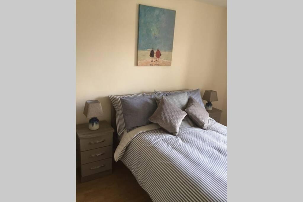Waterfront Apartment Completely Refurbished Westport Zewnętrze zdjęcie